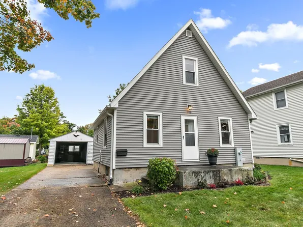 708 Edward St, Sycamore, IL 60178