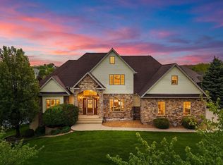 821 Mary Ellen Dr, Crown Point, IN 46307