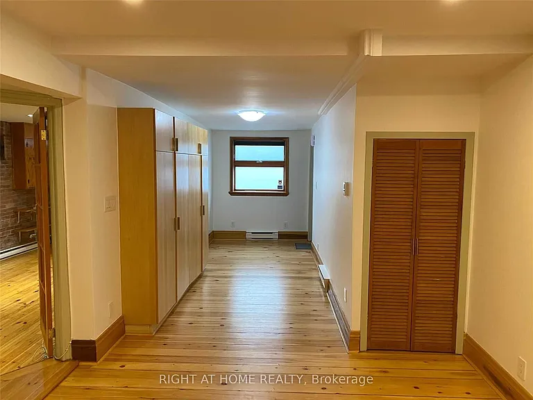 22 Croft St — Photo 5
