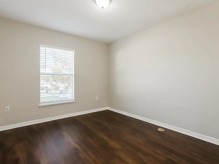 9852 Ashburn Lake Dr — Photo 14