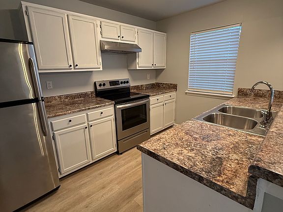 5th image of 4588 Genoa Cir