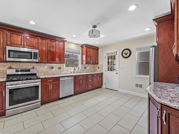 2nd image of 225 Semel Ave Floor 1