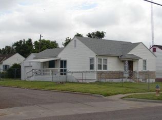 909 W 2nd St, Liberal, KS 67901