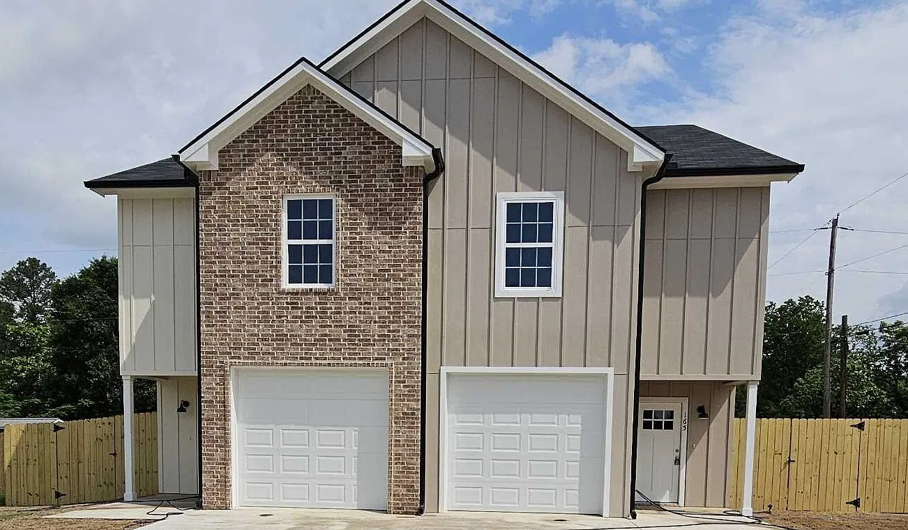 3 bed, 2.5 bath, 1990 sqft, $1,850 — Photo 1