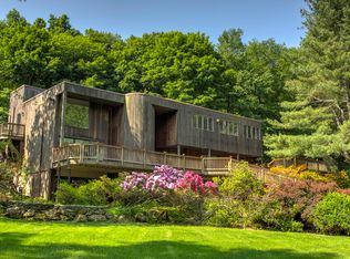 38 S Bedford Rd, Pound Ridge, NY 10576