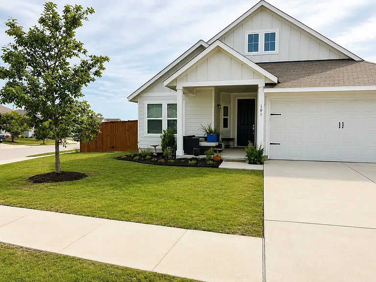 101 Broken Oak Dr — Photo 1