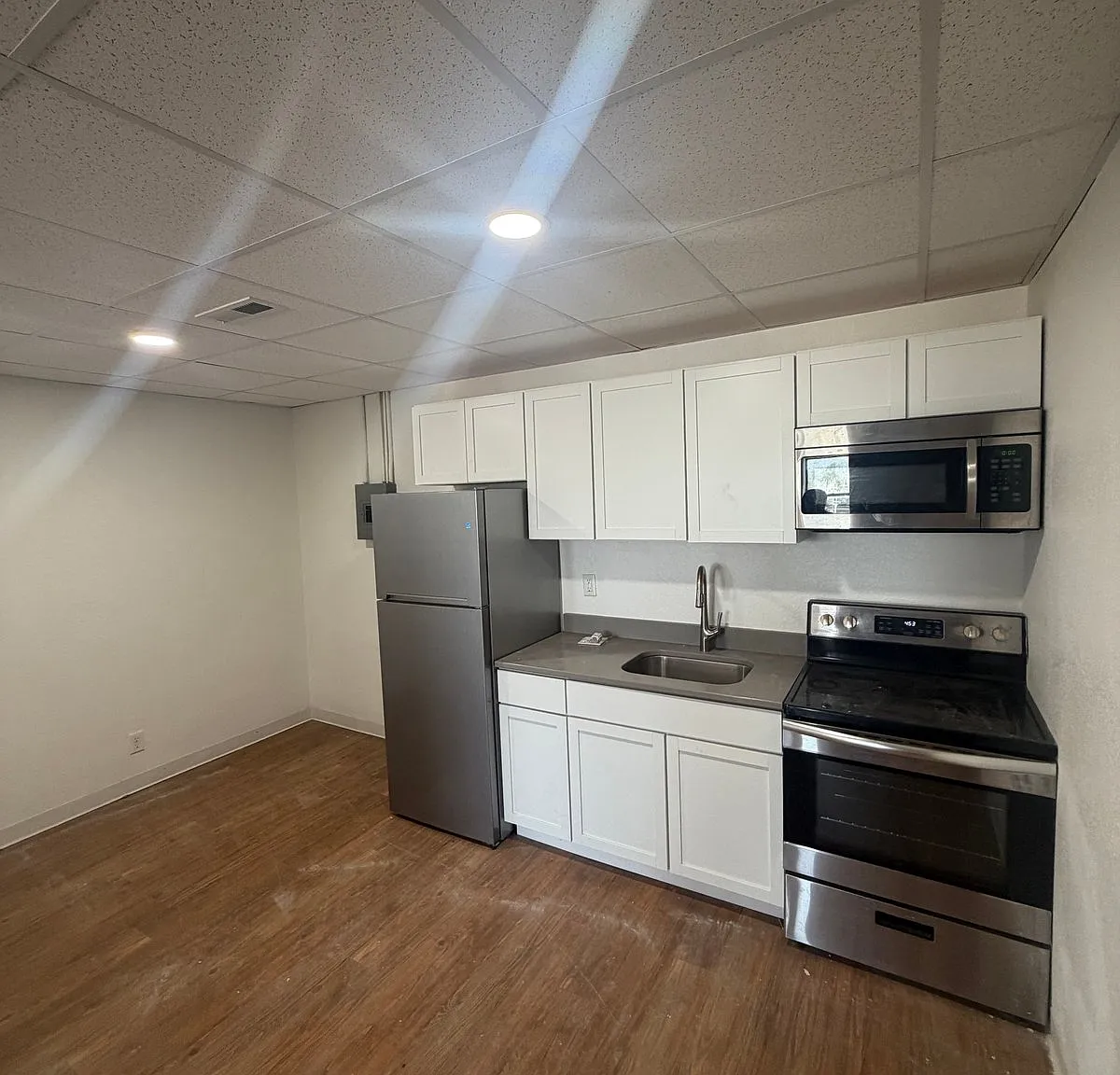 1109 Central Avenue 4 — Photo 1