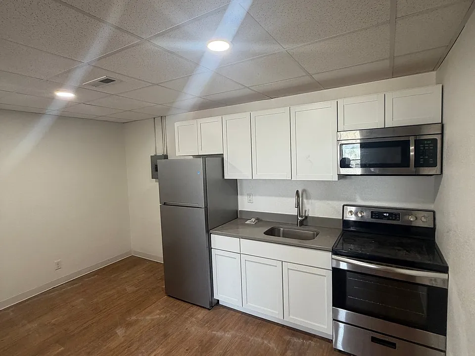 1109 Central Ave #4
