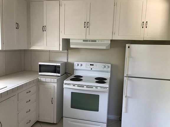 2nd image of 1870 E Sunnyside Ave