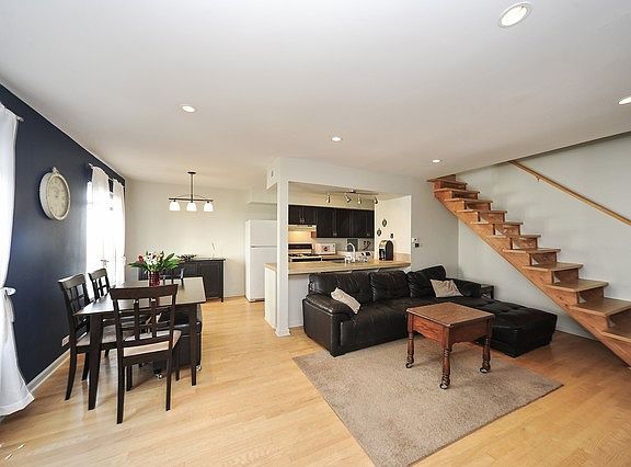 4th image of 1315 Cove Dr #1315