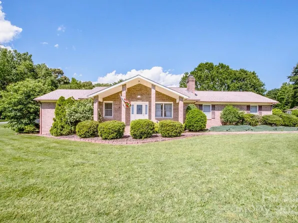 2078 Valley View Ln, Lincolnton, NC 28092