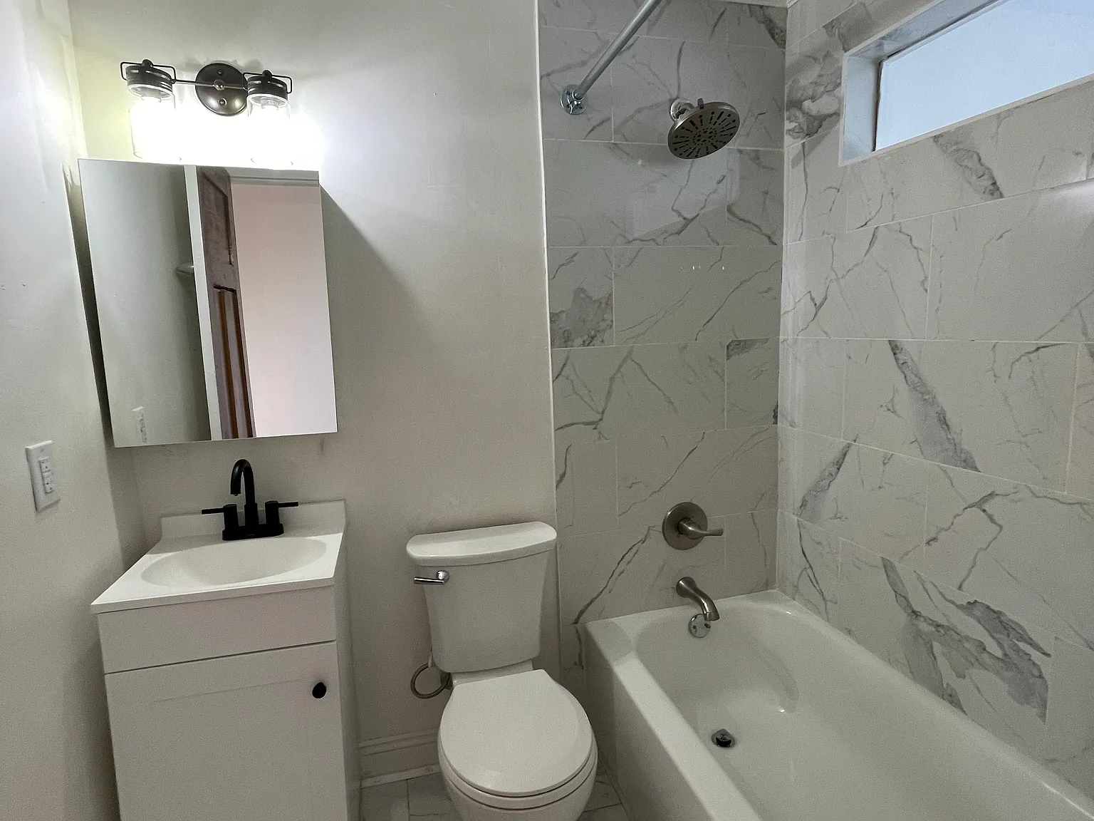 1 bed, 900 sqft, $1,375 — Photo 2
