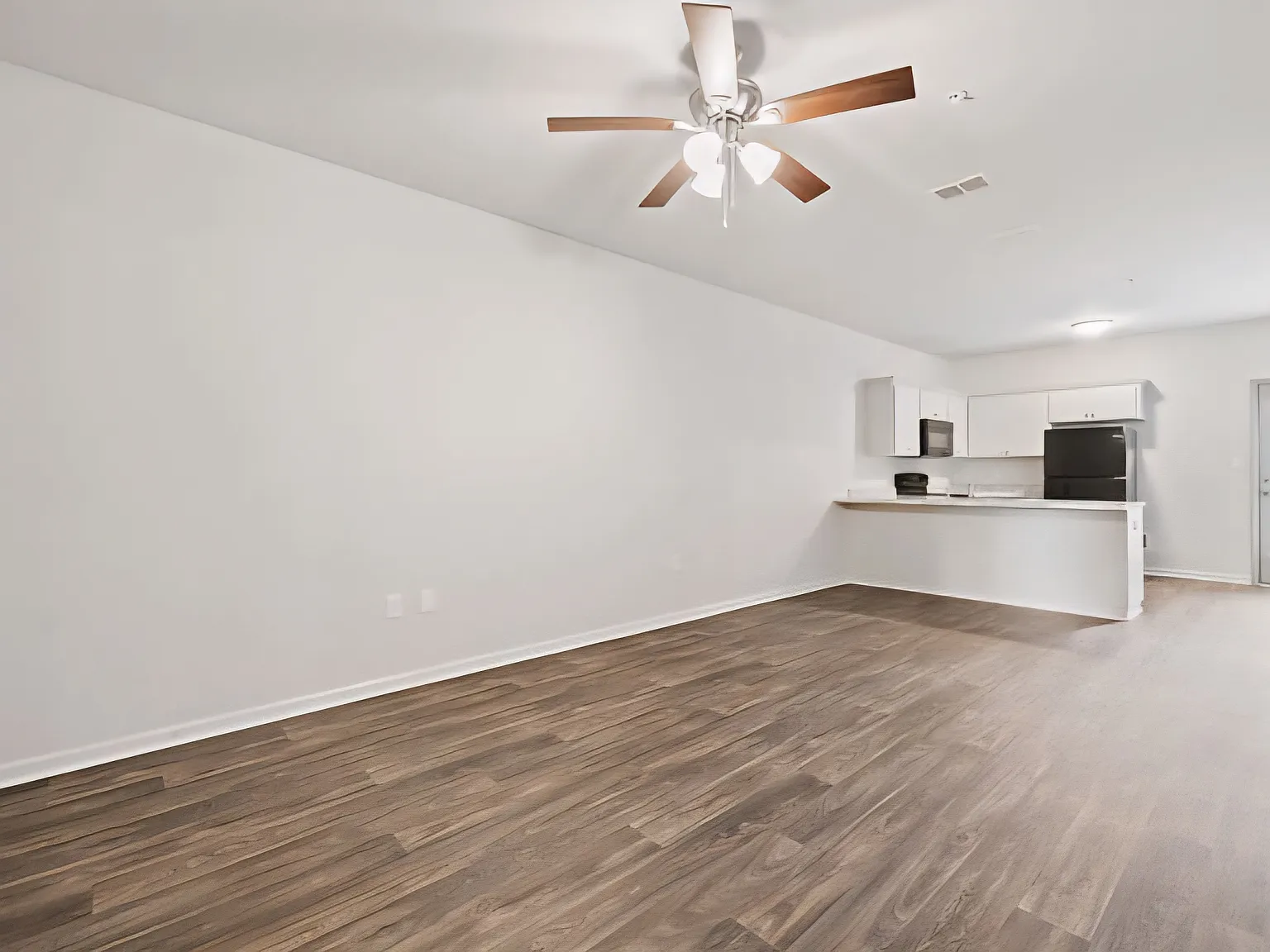 Springhill Apartments — Photo 3