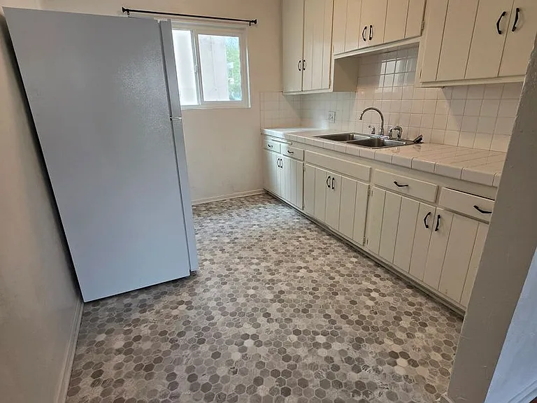 4415 Rosebud Ln #A-J — Photo 3