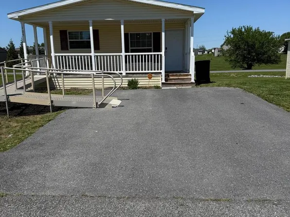 105 Chamberlain Ct, Winchester, VA 22603
