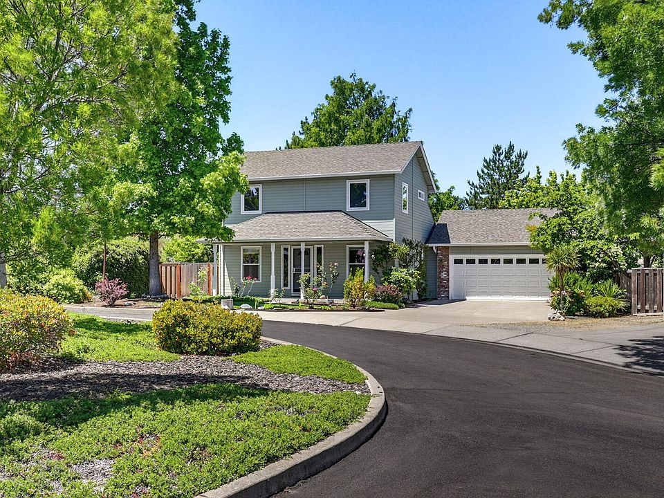 1st image of 772 Saint Andrews Cir