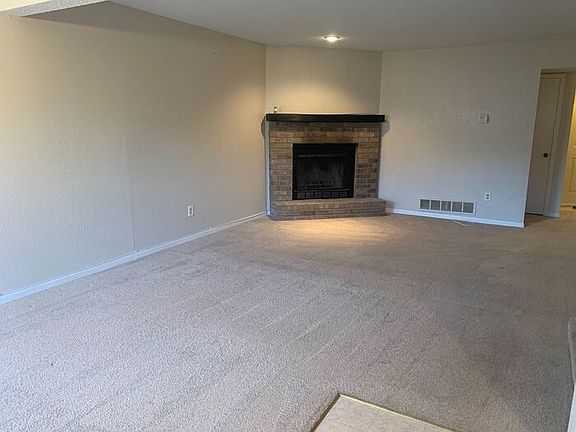 5th image of 137 SW Oxford Pl