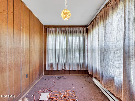 3rd image of 153b Rosewood Drive