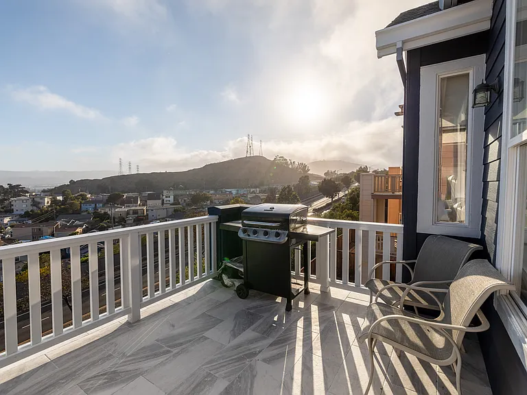 19 Pointe View Pl — Photo 1