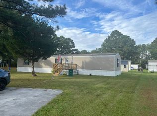 302 Box Ct, Hubert, NC 28539