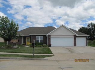105 Kels Dr, Hallsville, MO 65255
