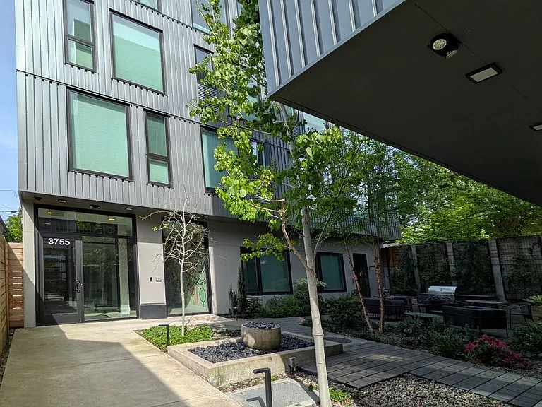 Soleil Apartments — Photo 12