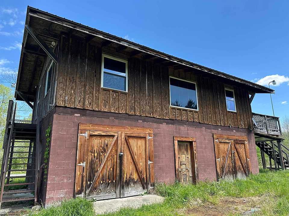 19th image of 146 Roy Rd