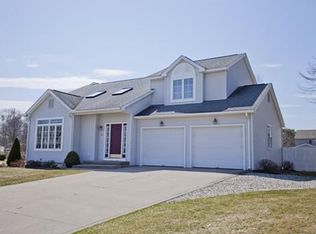 41 Dutchmaster Dr, Feeding Hills, MA 01030