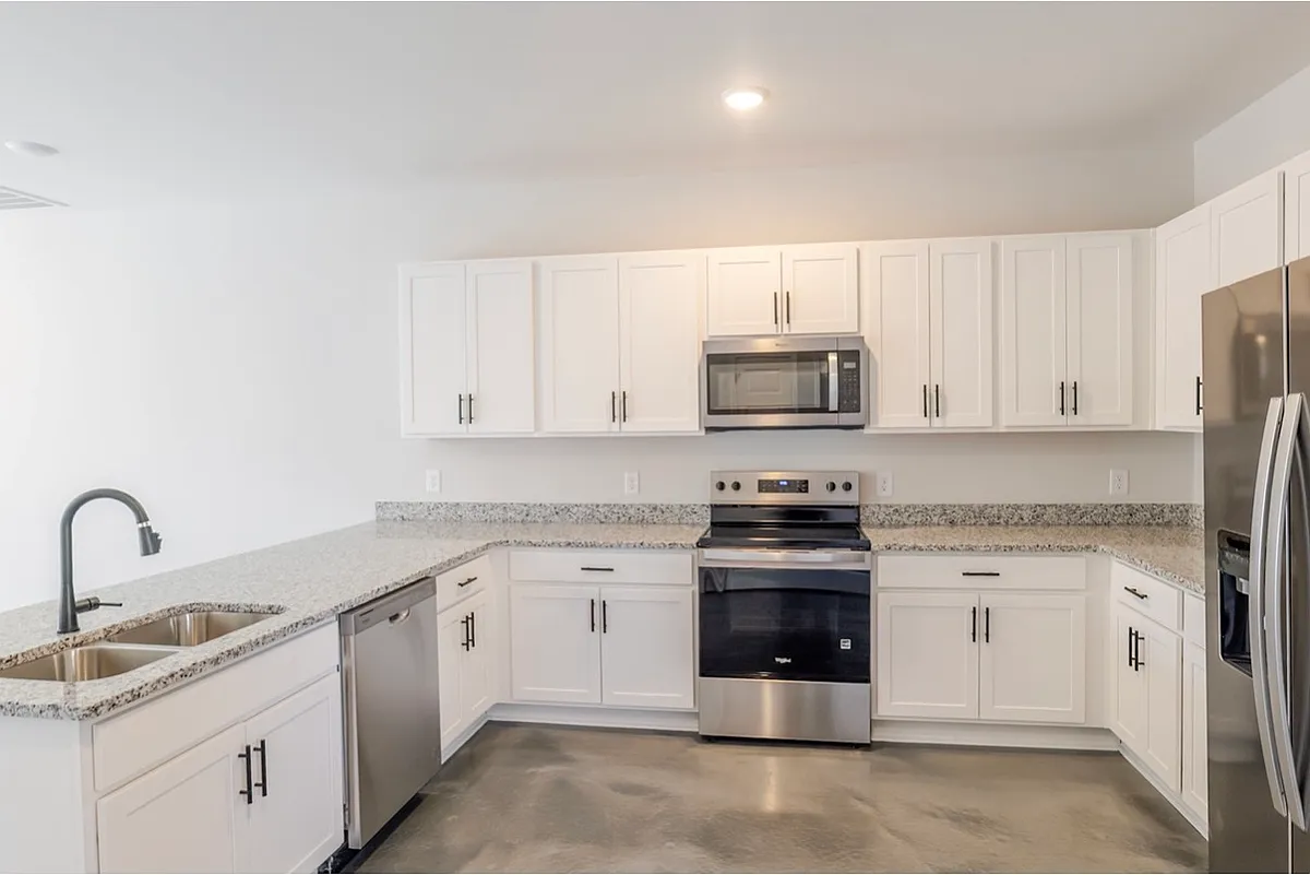 Building Photo - 319 22nd Ave E #1048