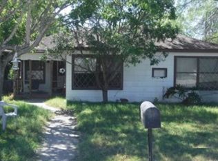 519 N Esplanade St, Karnes City, TX 78118