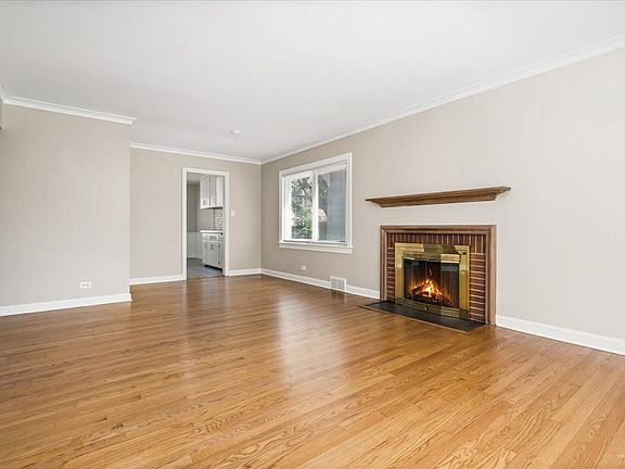 5th image of 411 S Vail Ave