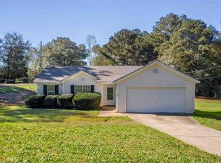 2 Priscilla Dr, Grantville, GA 30220