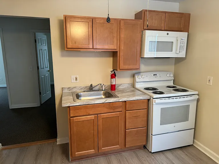435 Brooks Ave #UP — Photo 18