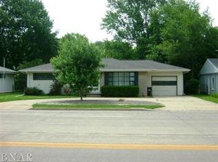 1319 Towanda Ave, Bloomington, IL 61701