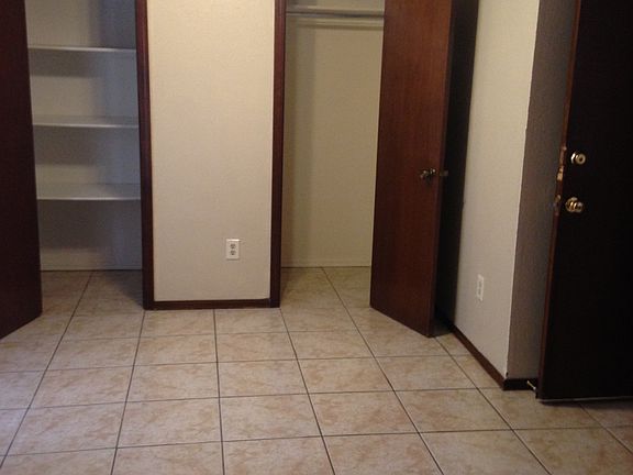 Dining room with 2 pantries