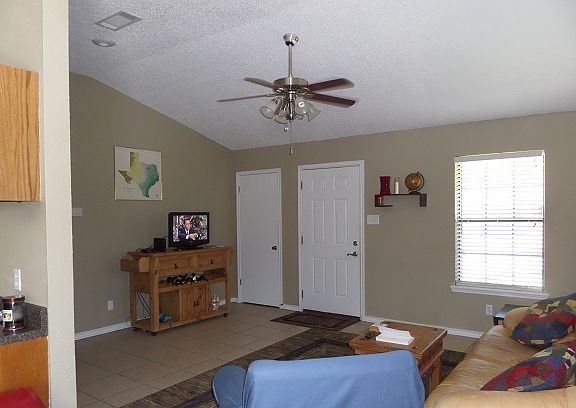 3rd image of 212 La Grange Dr
