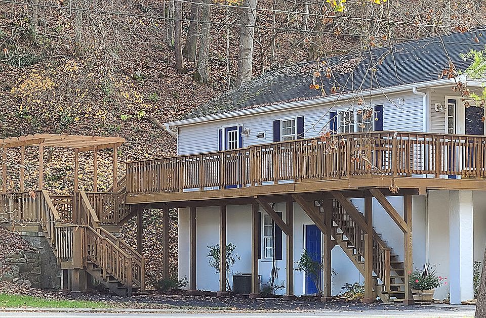 1272 Fairview St, Grundy, VA 24614 Zillow