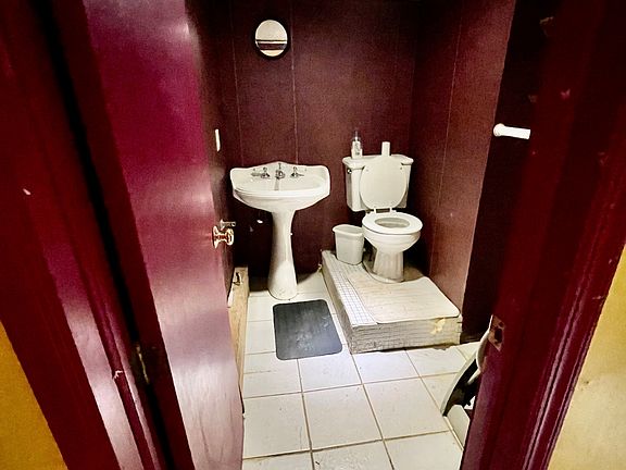 3rd image of 516 W 157th St #1A