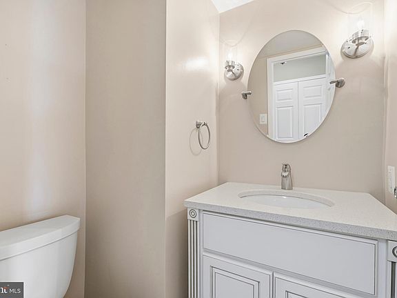 5th image of 400 Madison St APT 310