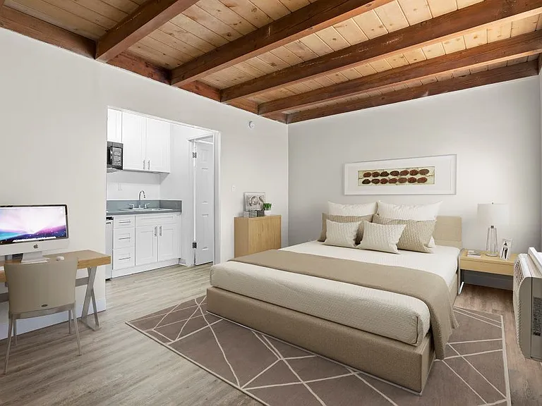 Studio Apartment