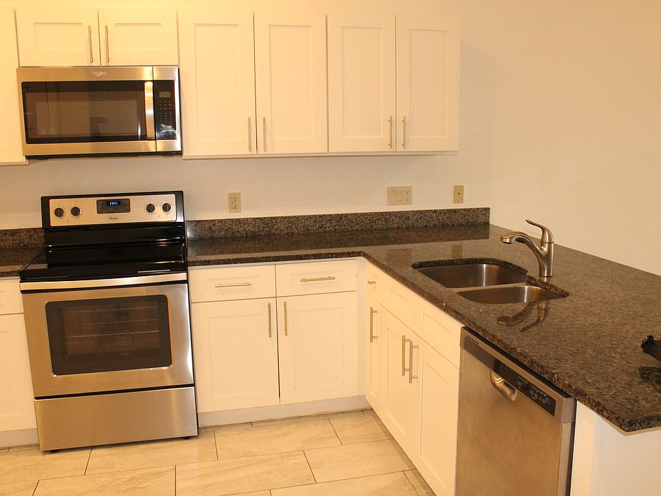 Dishwasher, oven, microwave, double sink, granite counters