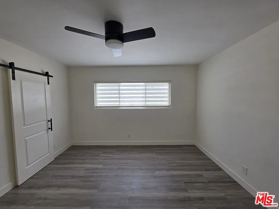 2 bed, 2.0 bath, 950 sqft, $3,250 — Photo 2
