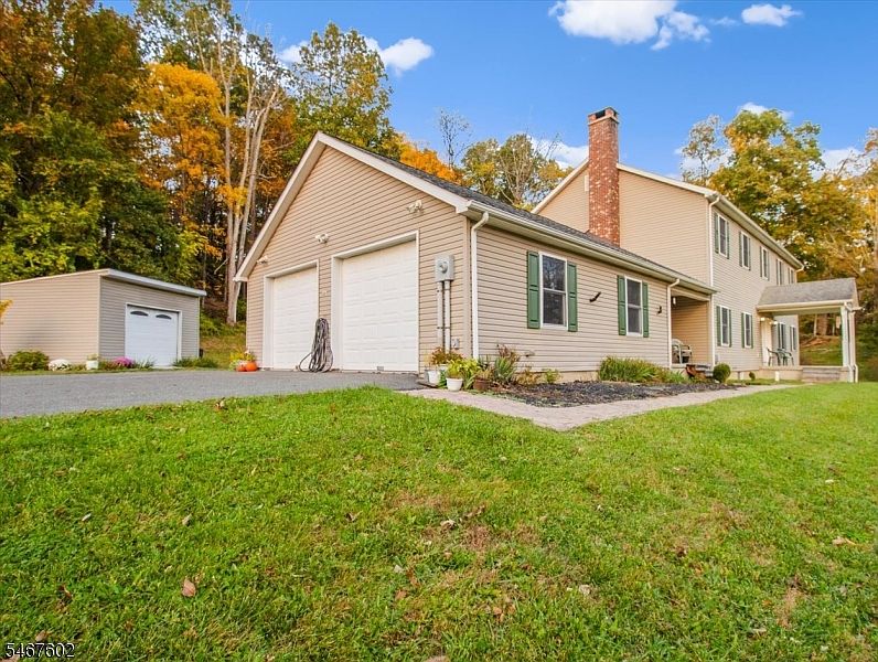 1st image of 28 Beaver Run Rd