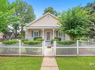 906 Edwards Ave, Fairhope, AL 36532