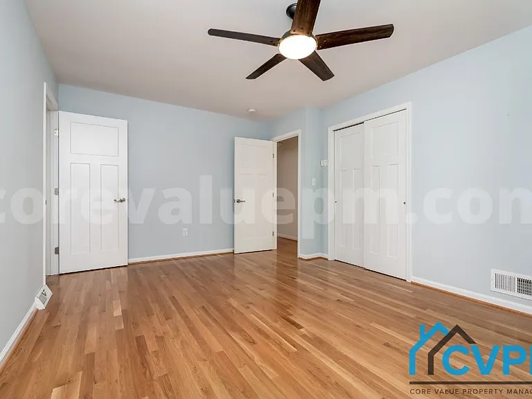 4702 Shelley Ln — Photo 15