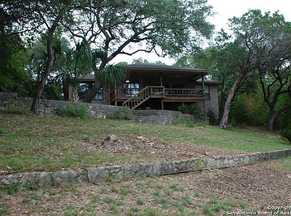4th image of 165 Doe Cir