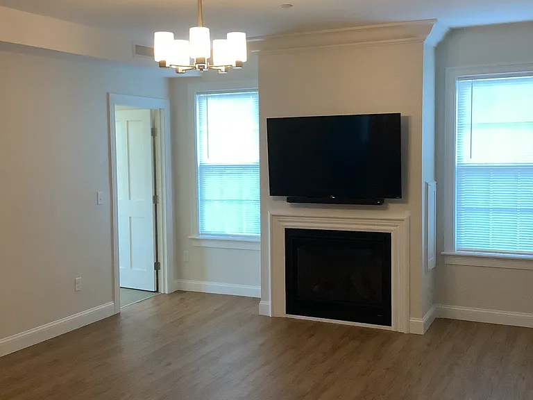 359 Main St #2 — Photo 6