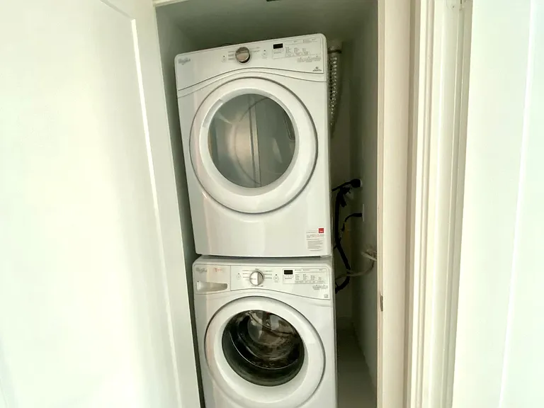10 York St #1405 — Photo 16