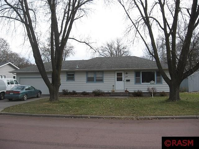 1st image of 105 N Manitou Dr