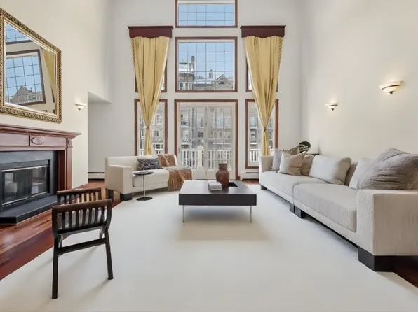 30 Half Moon Isle image 1 of 23